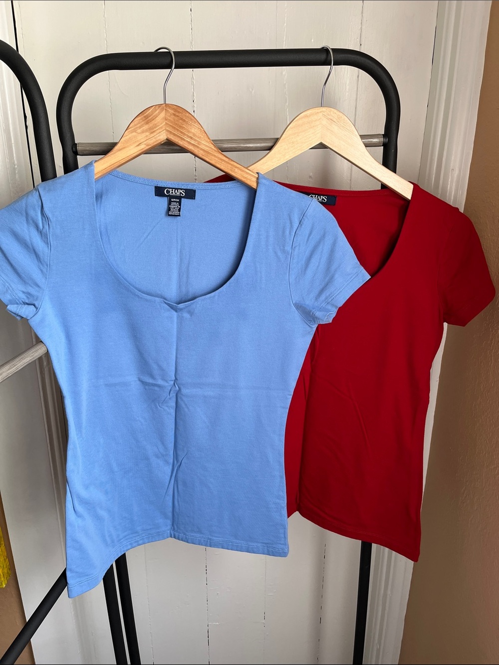 2 Chaps Scoop Neck Short Sleeve Tees in periwinkle and Red